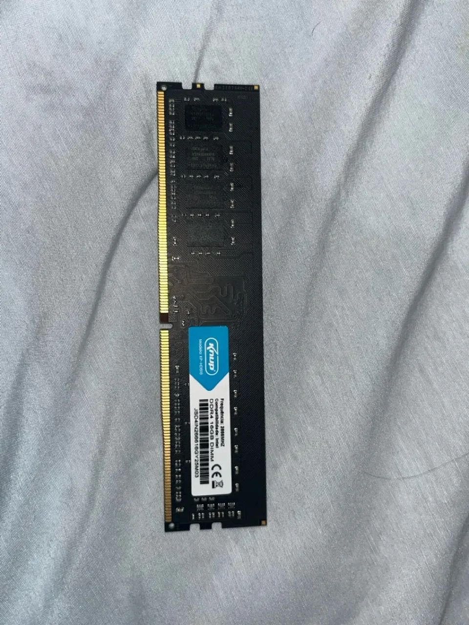 pente unico memoria ram DDR4 Knup de 16GB 2666mhz, menos de 6 meses de uso
