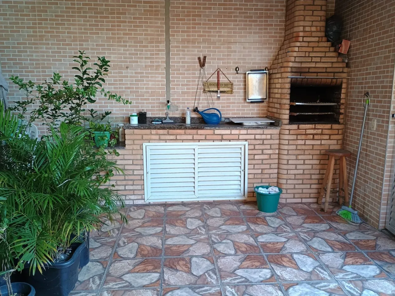 ( 2 1 ) 9 8 7 7 4 1921 zap Venha conhecer esta bela casa de bom padrão em Vilar dos Teles.