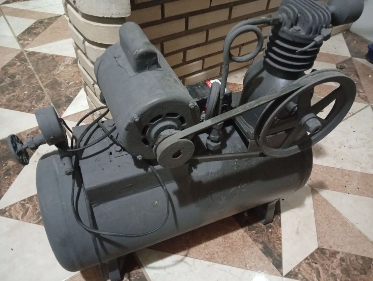 Máquina de costura industrial Singer,e compressor 