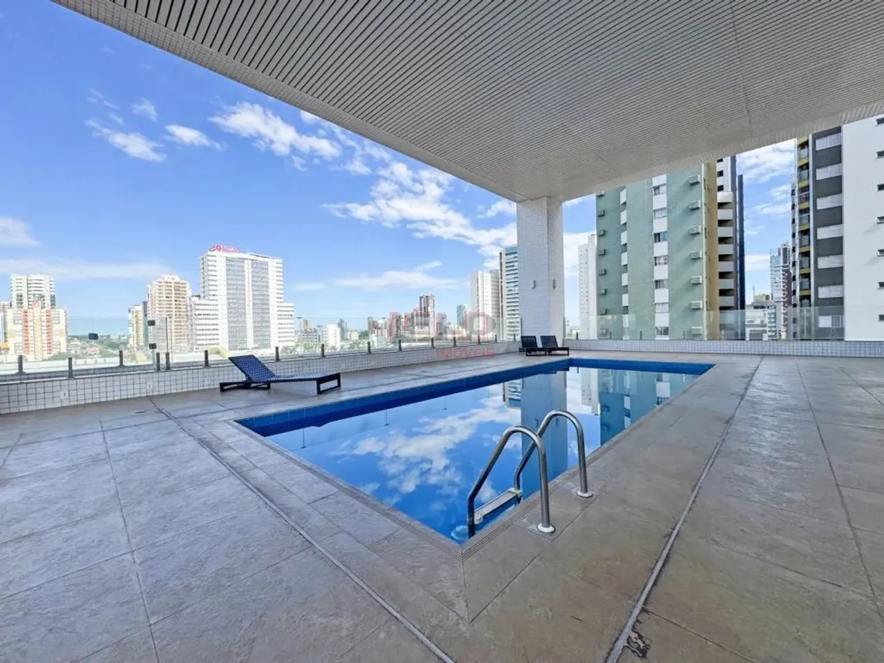 Apartamento semimobiliado - 240 metros do Colégio Nobel e 850 metros Colegio Integral