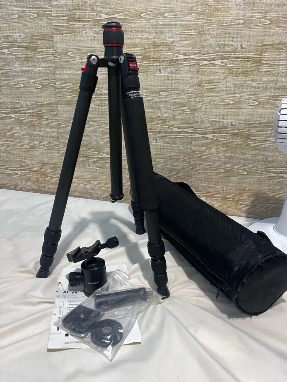 Tripé Neewer Carbono