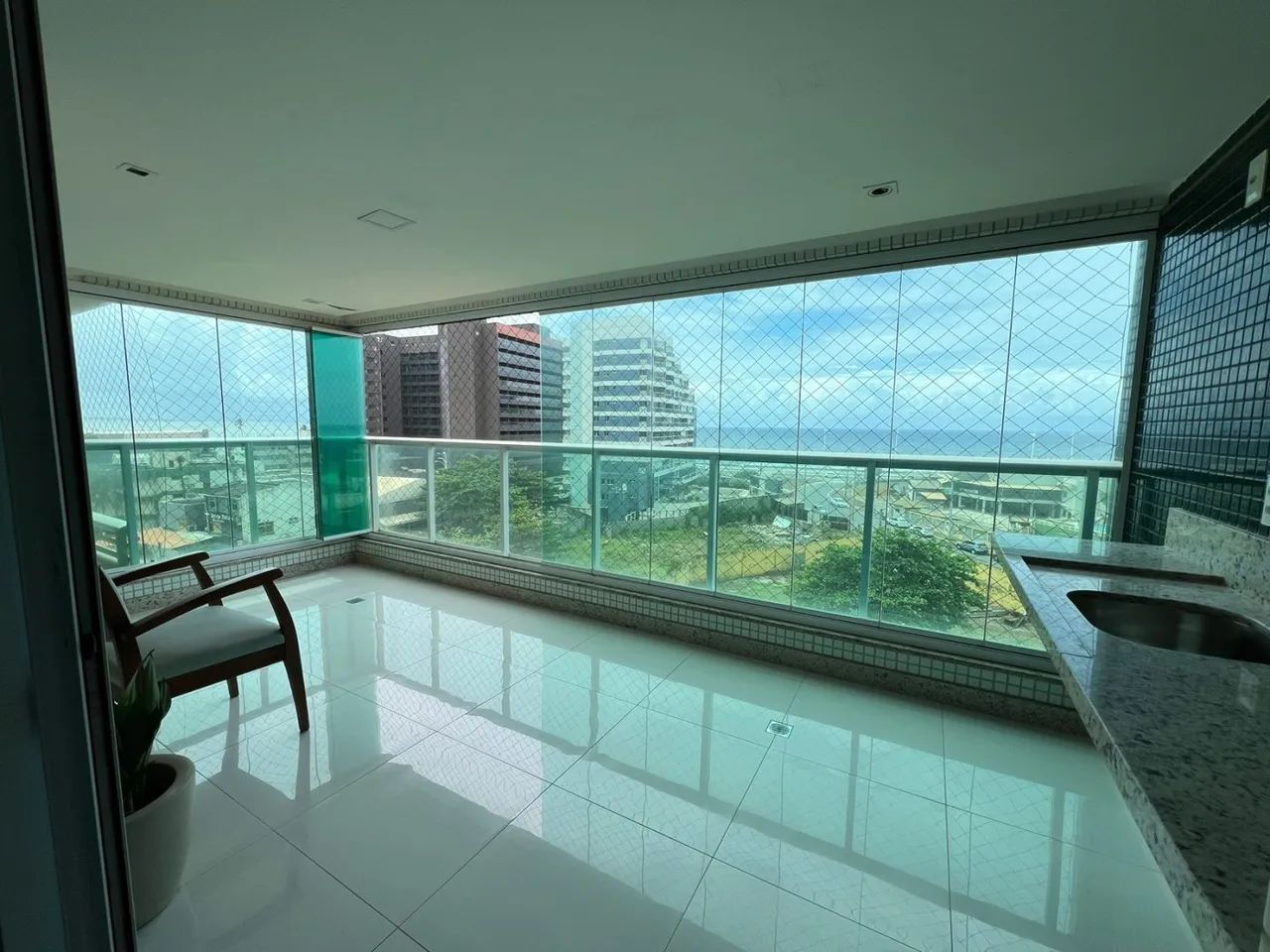 Vendo apartamento, 112m², 3/4, varanda, 2 vagas. Armação. - Foto 4
