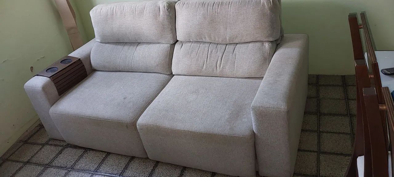 Retractable and Reclining Upholstered Sofa65104746427778120