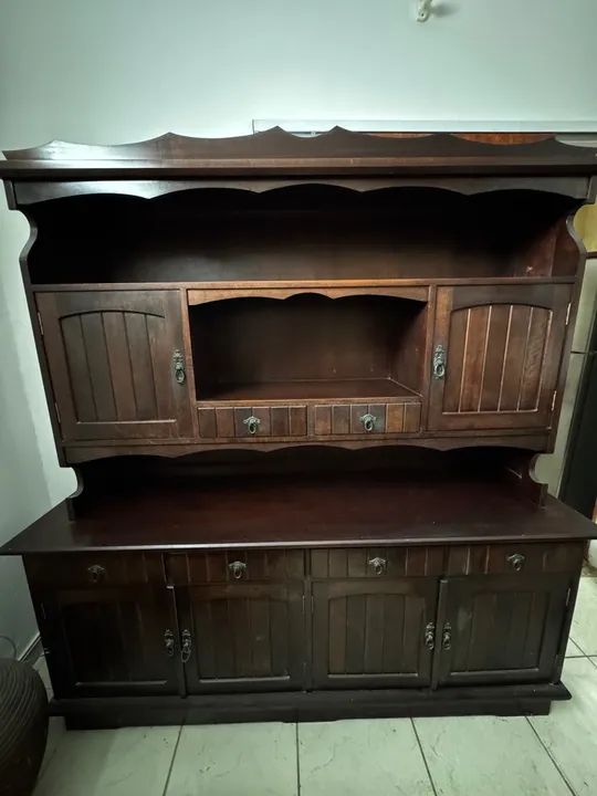 Arca de madeira maciça