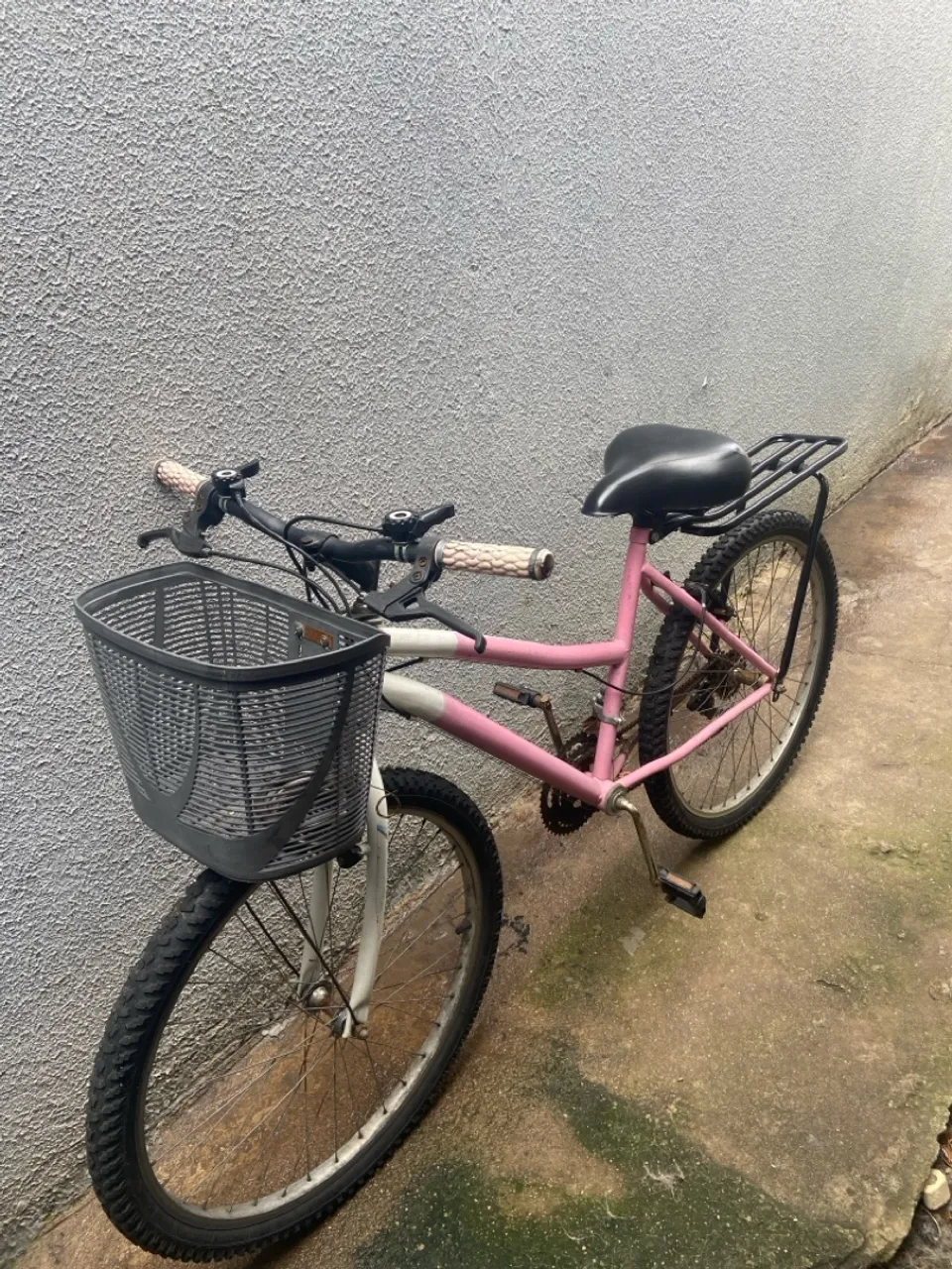 Bicicleta Rosa com Cesta