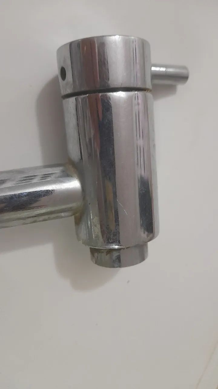 Torneiras Inox Deca - Bica Alta e Bica Baixa - Usadas em Bom Estado  - Foto 5