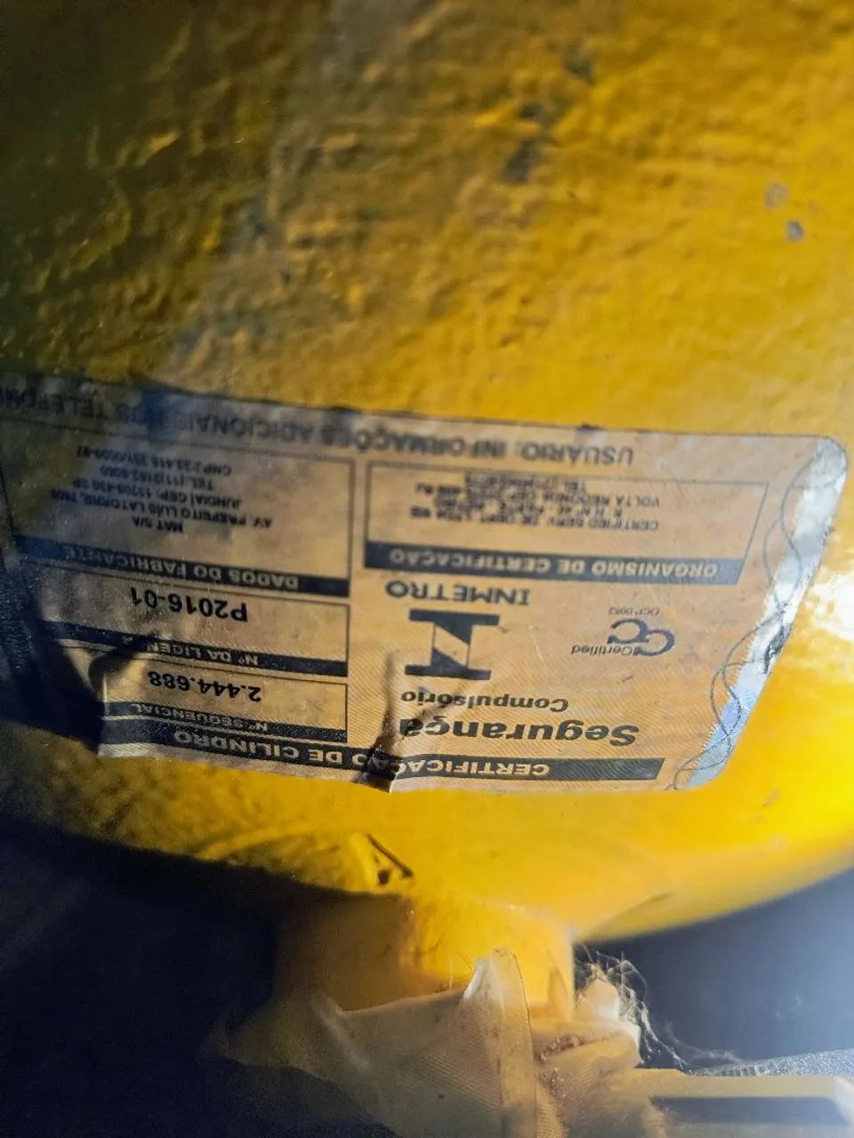 Complete 5th-generation CNG kit with mounting bracket.