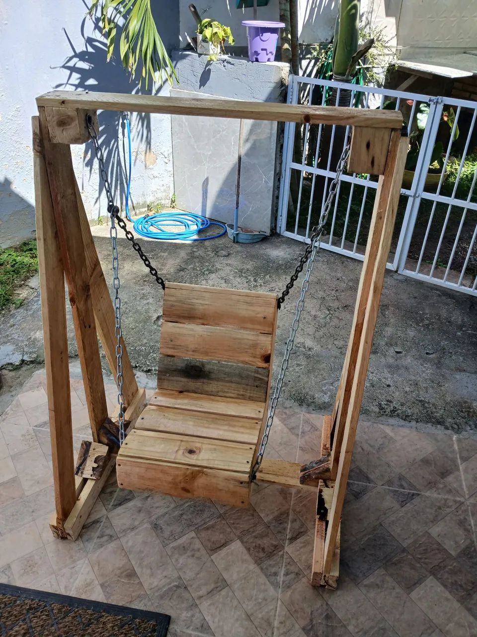 Balanço  infantil em madeira envernizado - Foto 2