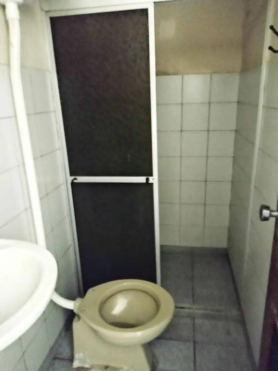 Aluga - se apartamento na glória