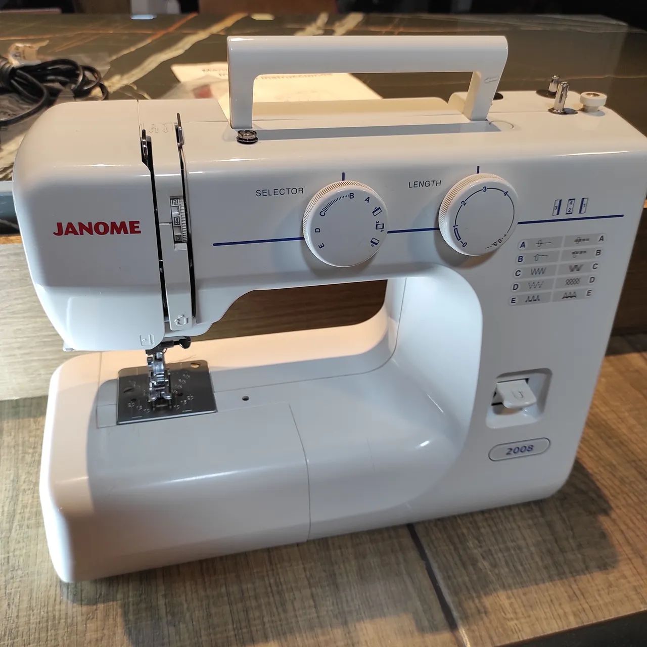 Máquina de costura 110v64418733692418124