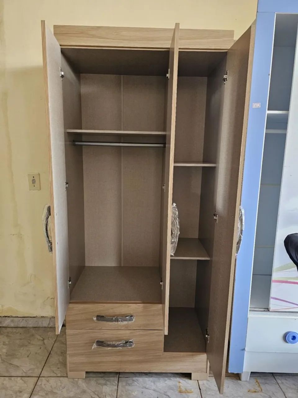 Guarda-Roupa 3 Portas com Espelho - Foto 3