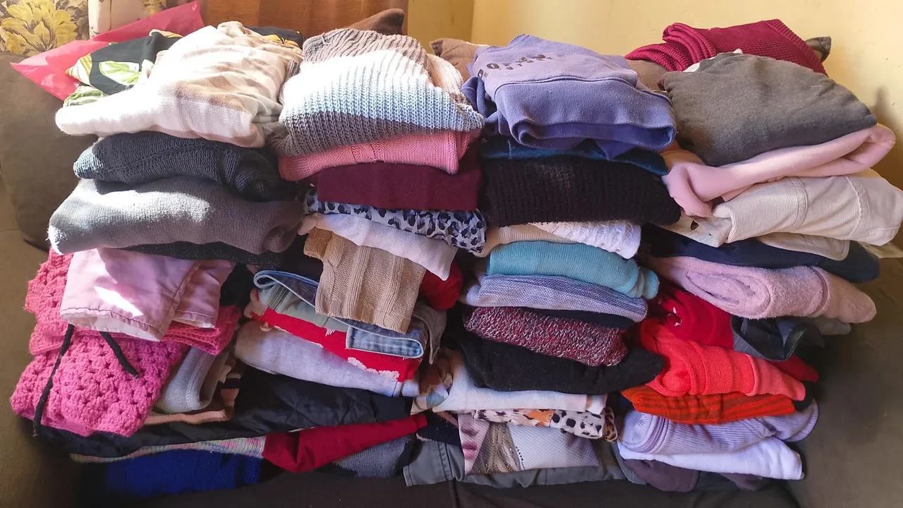 Lote de roupas femininas variadas