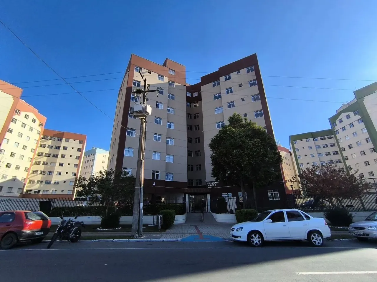 Apartamento com 3 quartos para alugar por R$ 2200.00, 72.03 m2 - HAUER - CURITIBA/PR