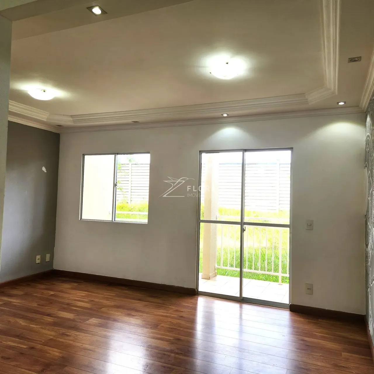 Apartamento térreo para locação no condomínio Ipê Branco -Sumaré, SP. O imóvel conta com 3