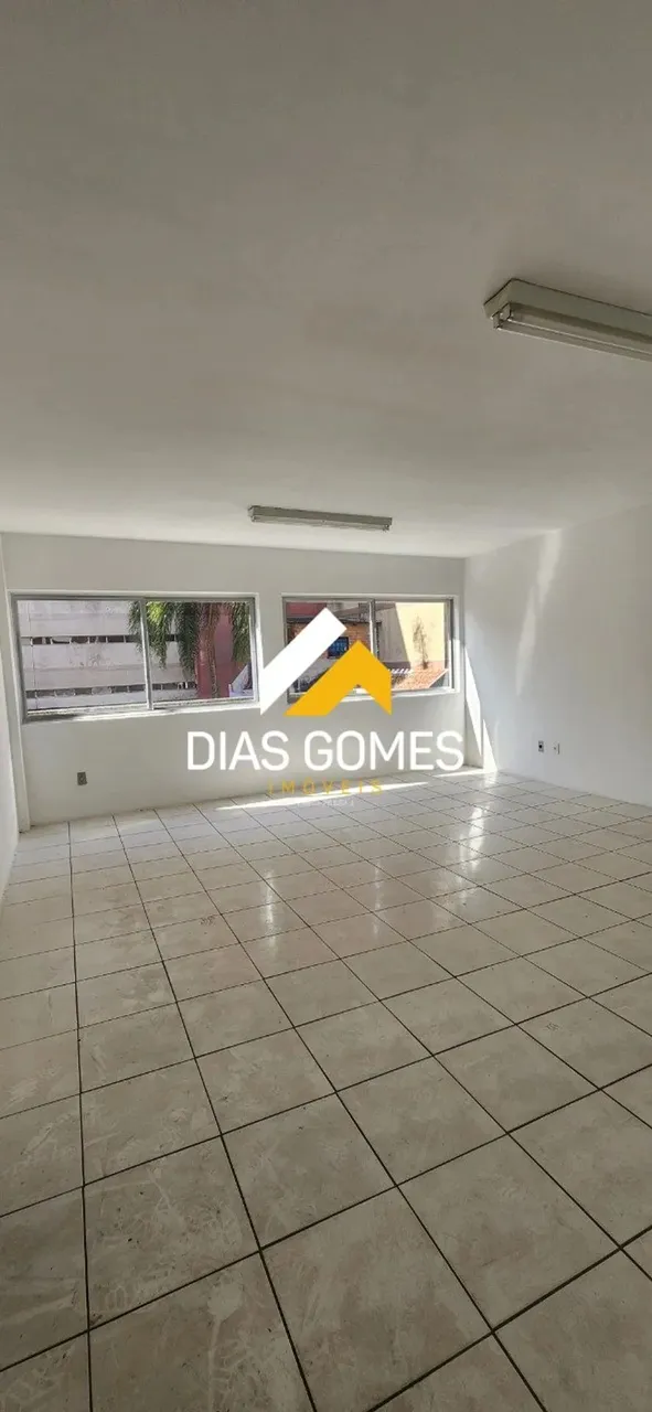 Sala comercial para aluguel no Centro de Pelotas