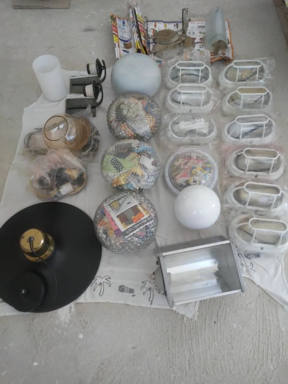 Luminárias, Tartarugas, Globos, Plafons, Holofote e outros.  - Foto 5