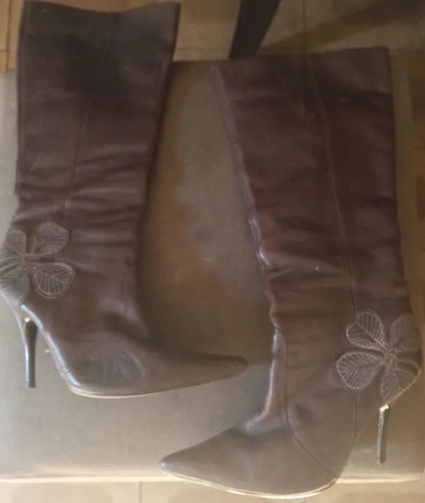 Bota de couro marrom n.36 