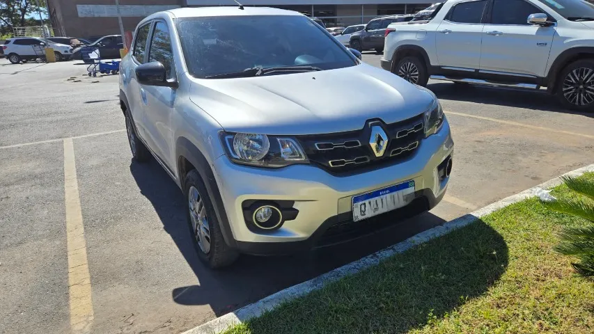 Kwid 2021 - Recebo moto + volta