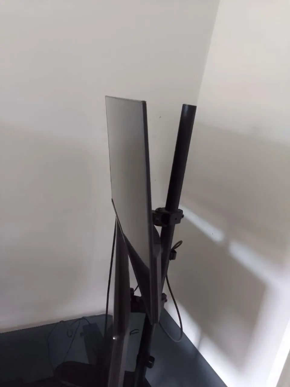 Suporte para 2 Monitores - Design Robusto e Ajustável - Foto 5