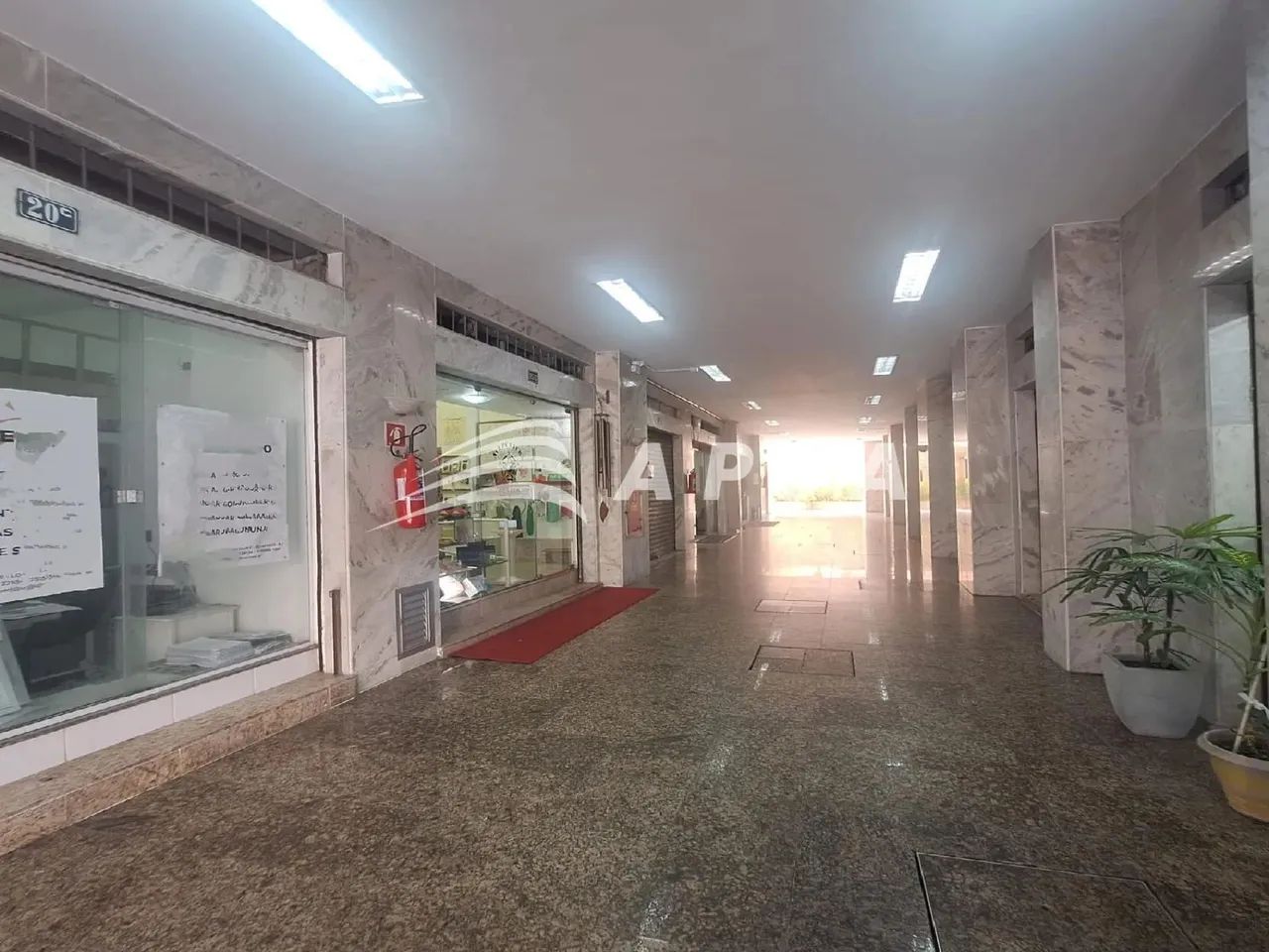 LOJA GALERIA BOTAFOGO. LOCALIZADA EM UMA GALERIA NO CORAÇÃO DE BOTAFOGO, ESSA LOJA DE MÉDI - Foto 5