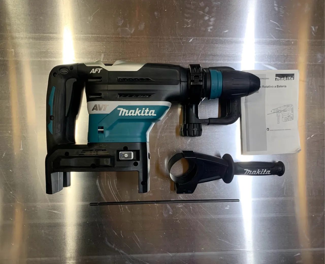 Martelo Perfurador Rotativo a Bateria Makita DHR400