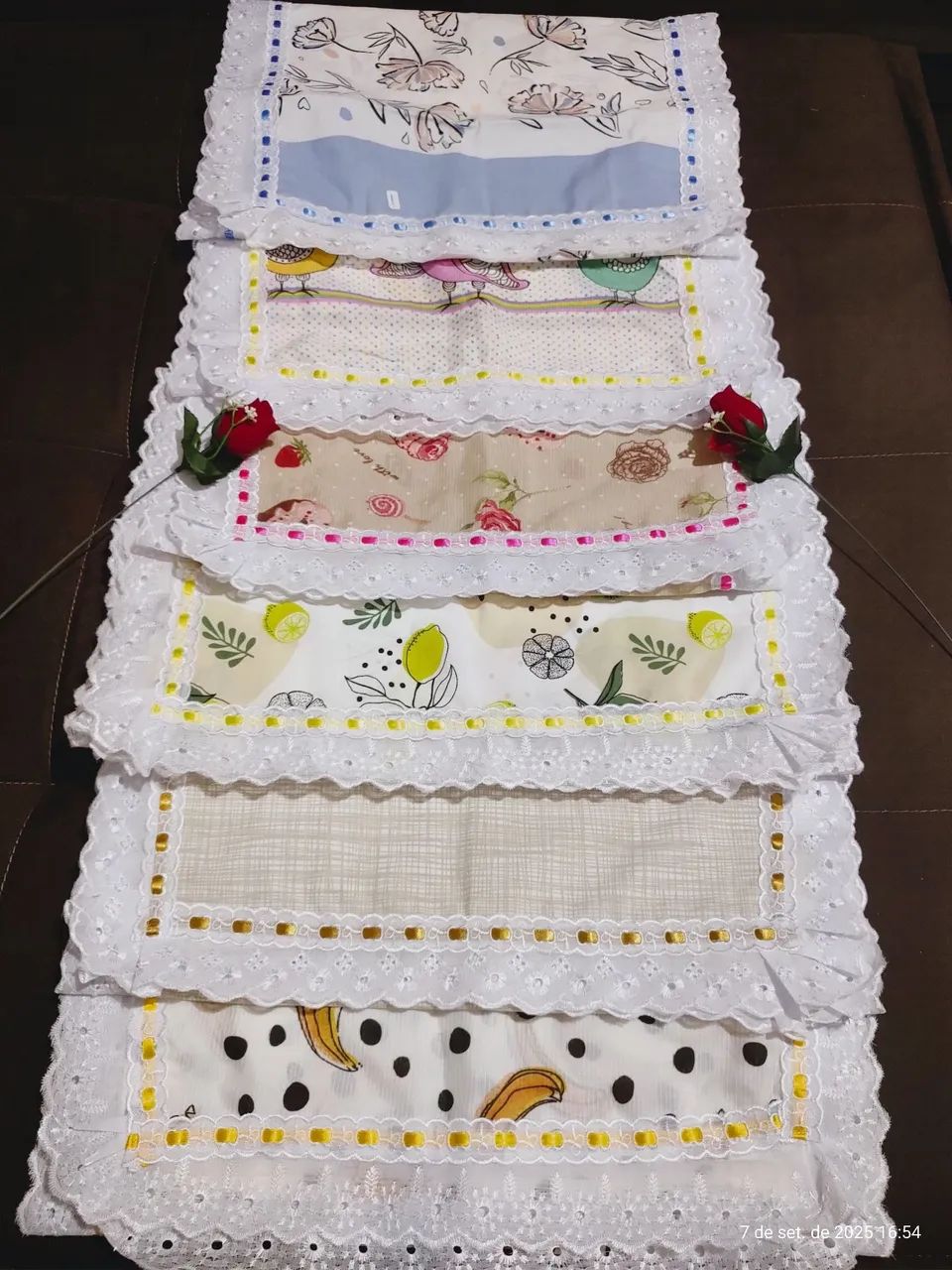 Vendo Por R$ 60,00 Cada - Trilho de Mesa com diversas estampas diferentes com Bordado - Foto 2