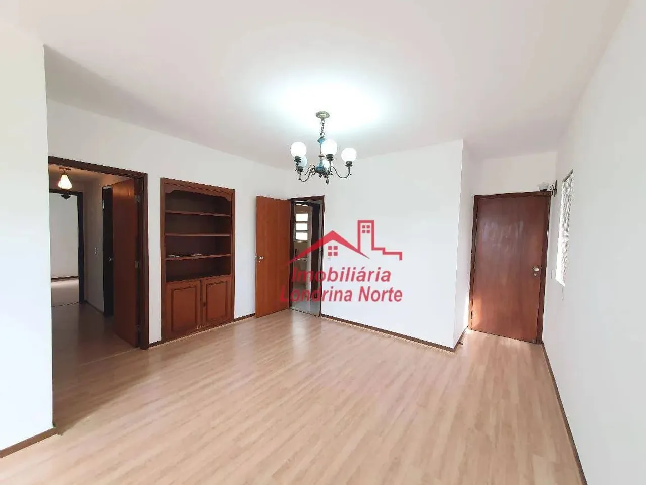 Apartamento com 3 dormitórios para alugar, 110 m² por R$ 1.890,00/mês - Shangri-La - Londr
