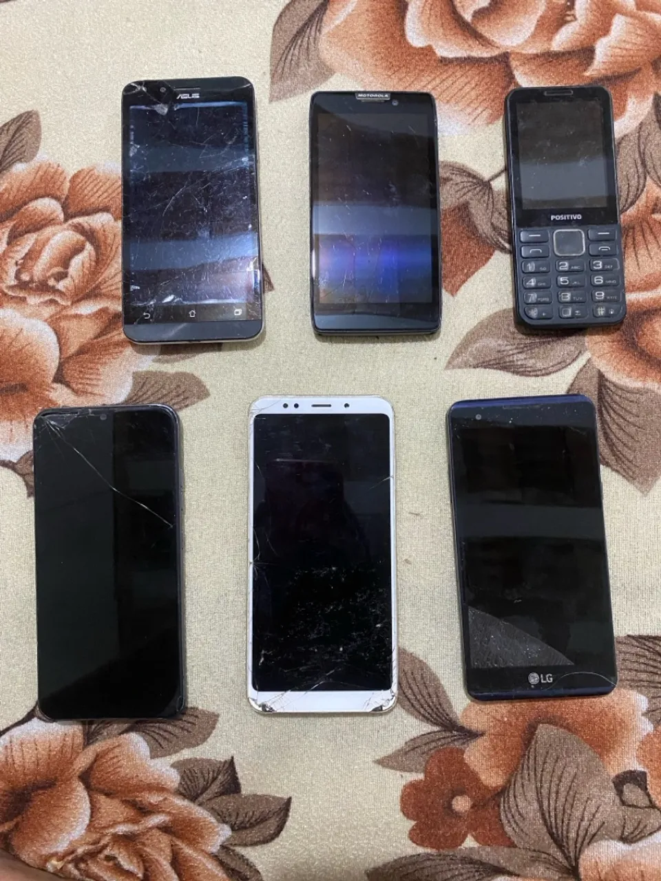 Celulares com defeitos