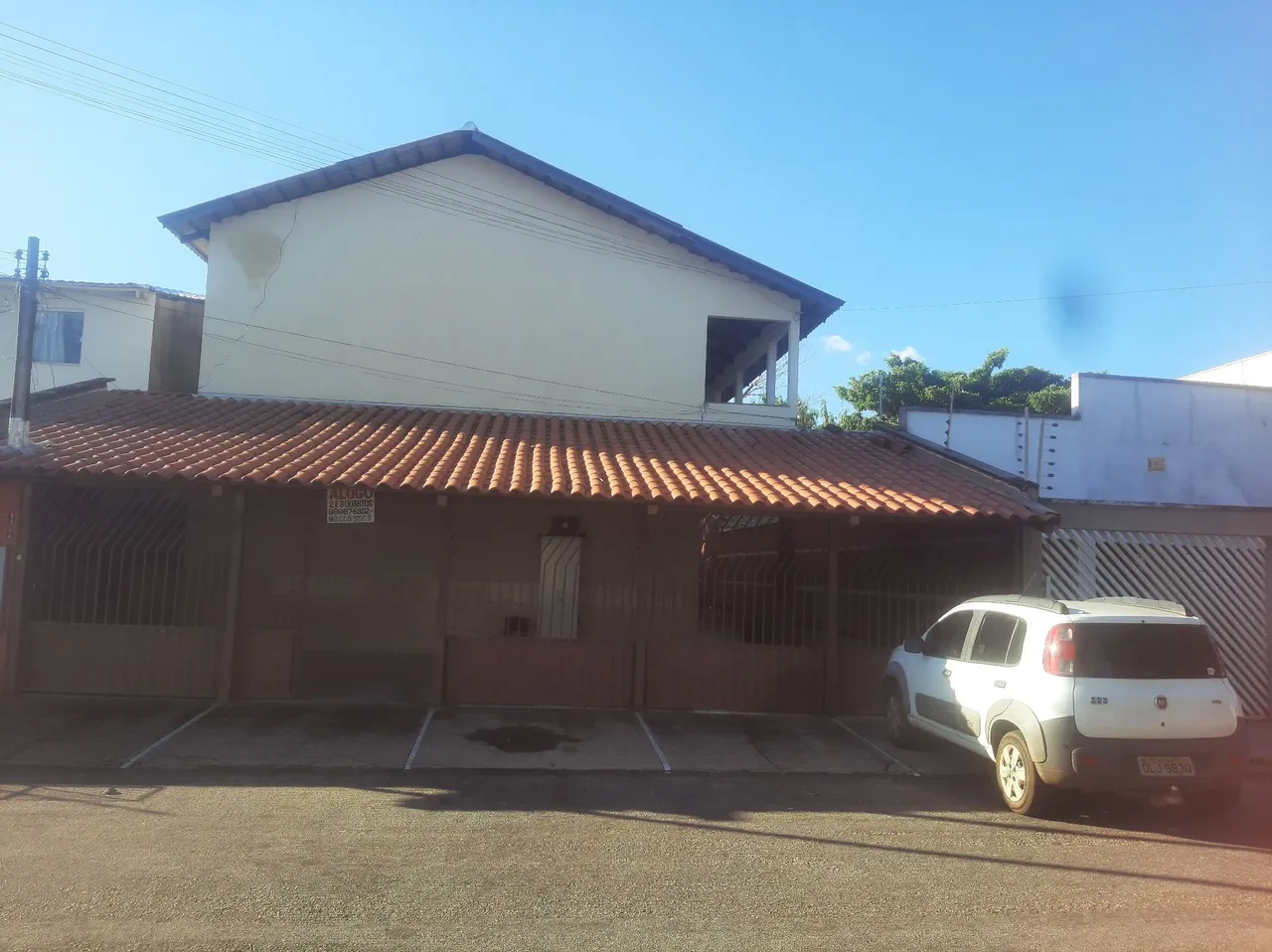 Aluga apto/kit 1/4 e 2/4( suíte). 308 sul e 110 norte