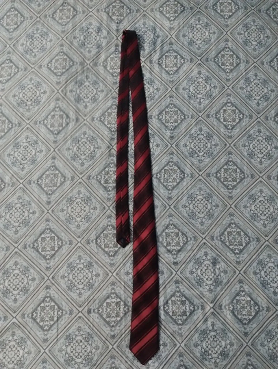 Gravata Masculina Listrada (Vermelho/Preto)