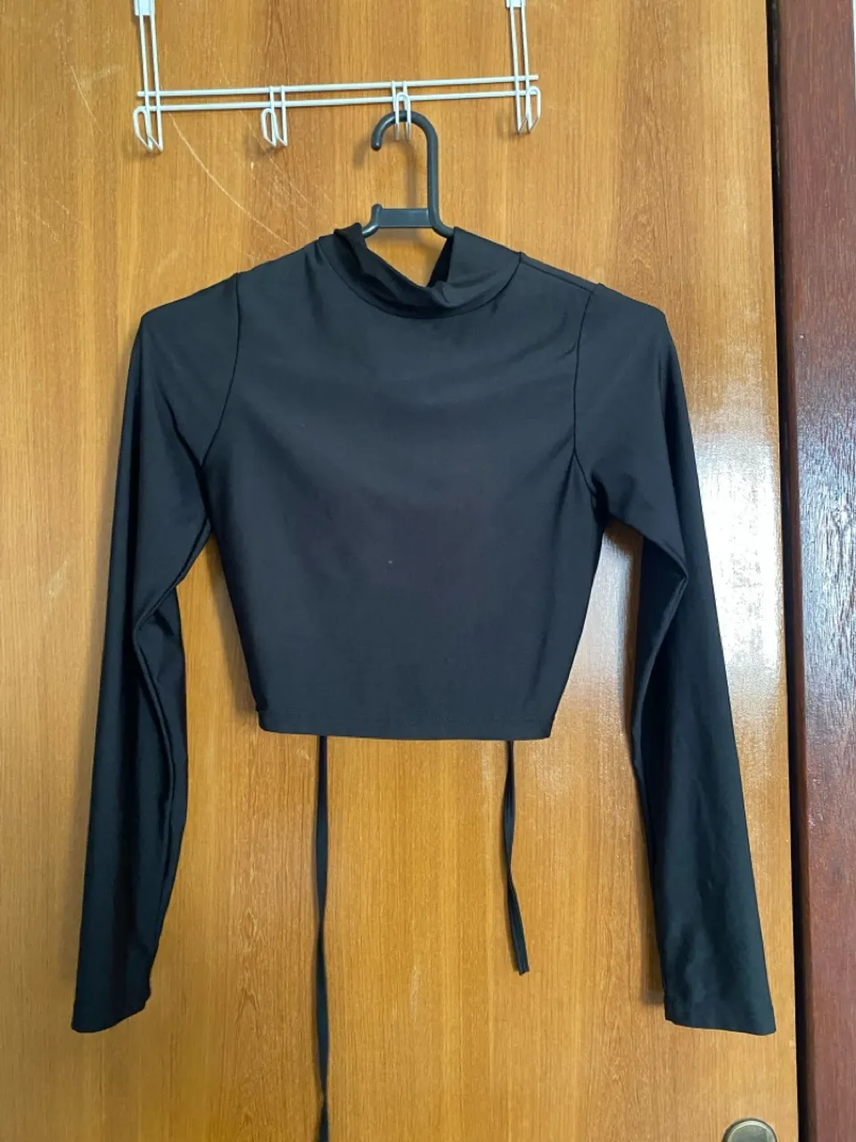 cropped preto manga longa (costas abertas)