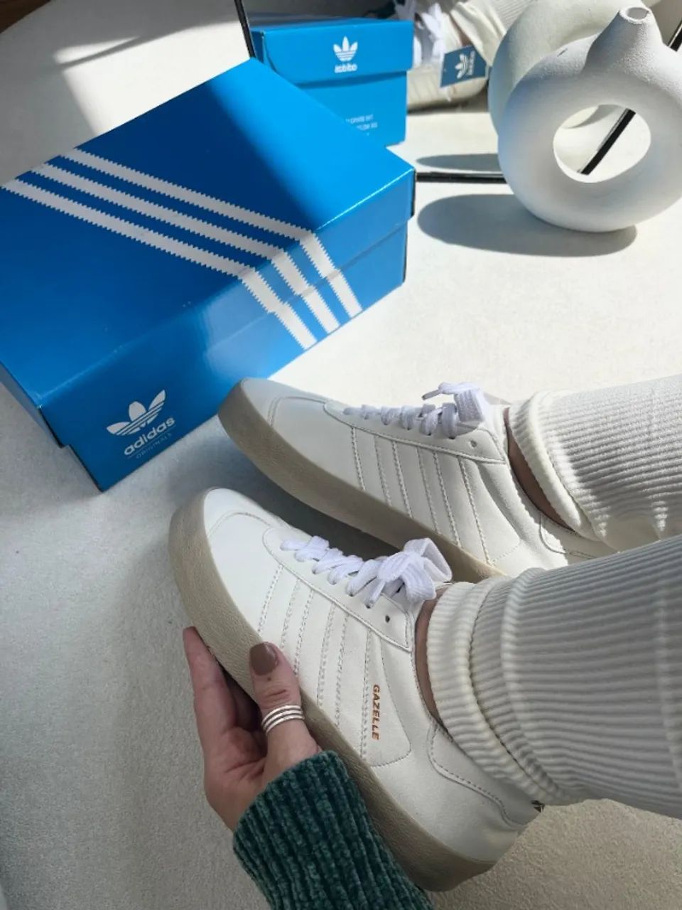 Tênis Adidas Gazelle Branco Feminino Linha Luxo - Foto 3