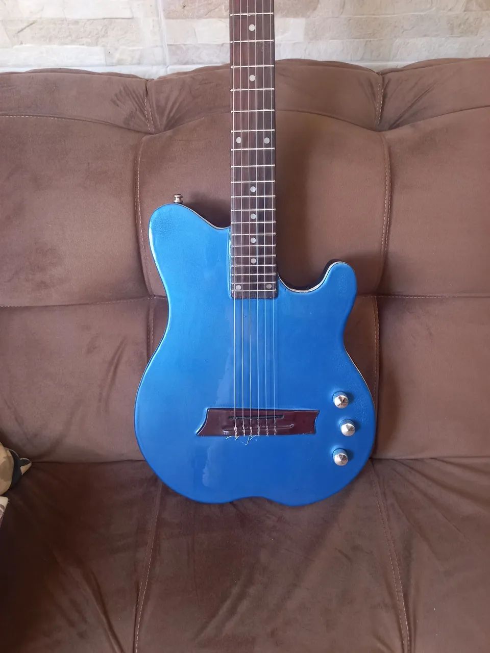 Violão flet nailon elétrico azul (Luther) - Foto 4