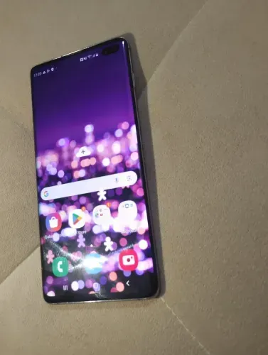 S10 plus top, com detalhe, sem trincado