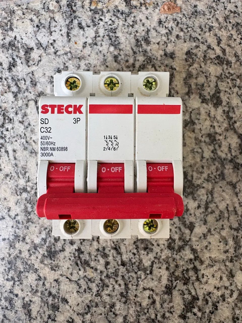 Disjuntor trifásico steck 32A