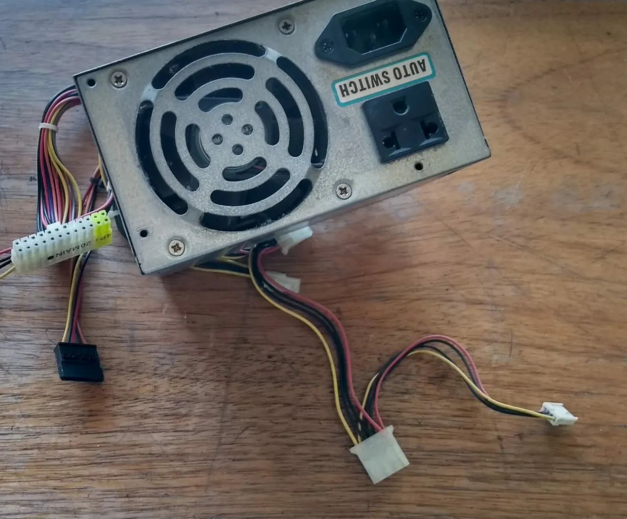 FFonte de PC ATX 250W - Usada - Foto 4