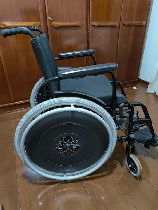 Cadeira de Rodas - Foto 5