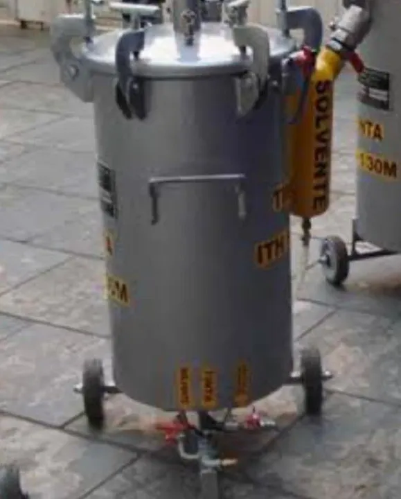 Tanque para pintura viária, modelos.