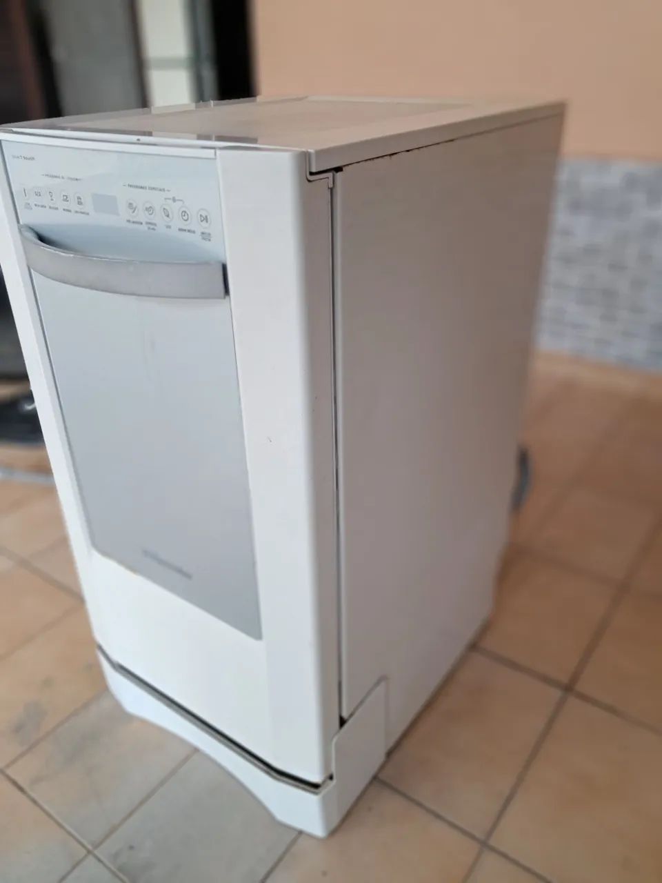 Lava louça Eletrolux 10 serviços  - Foto 3
