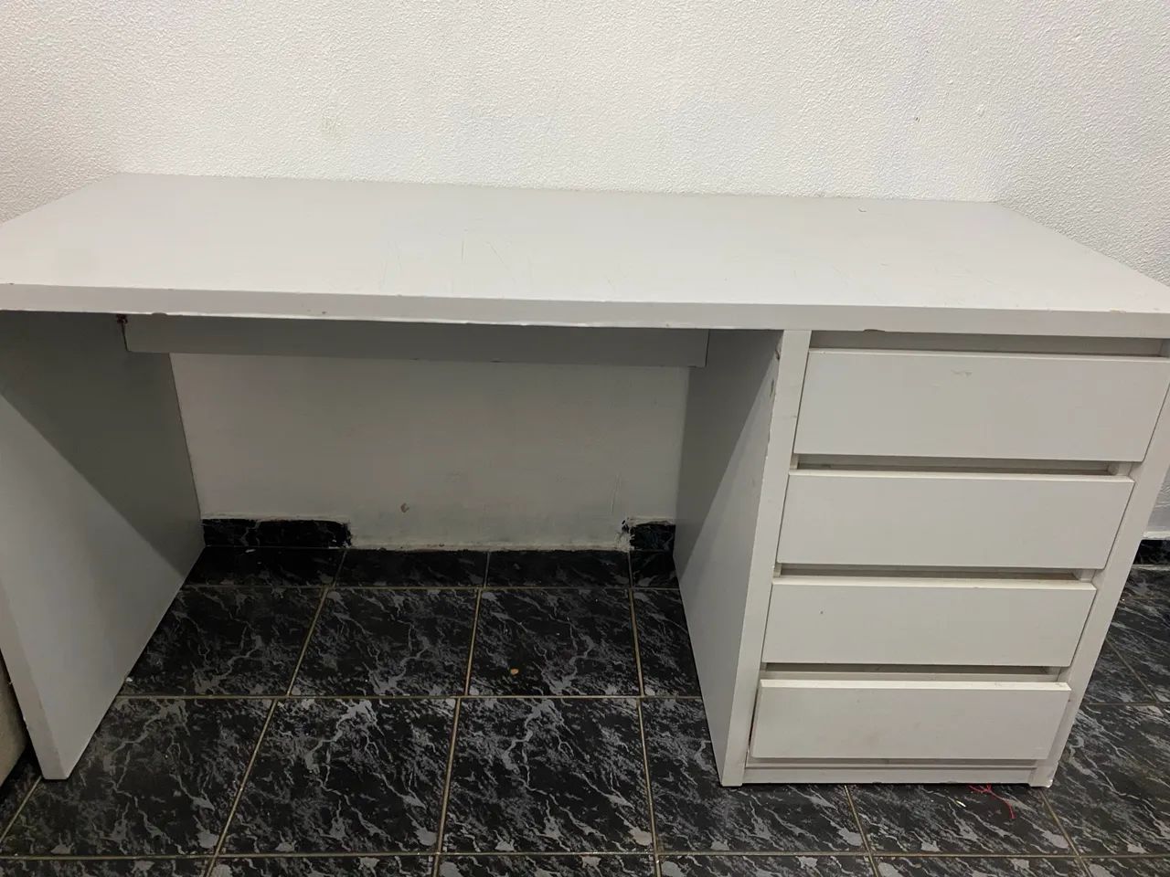 MESA COM GAVETAS - Foto 2
