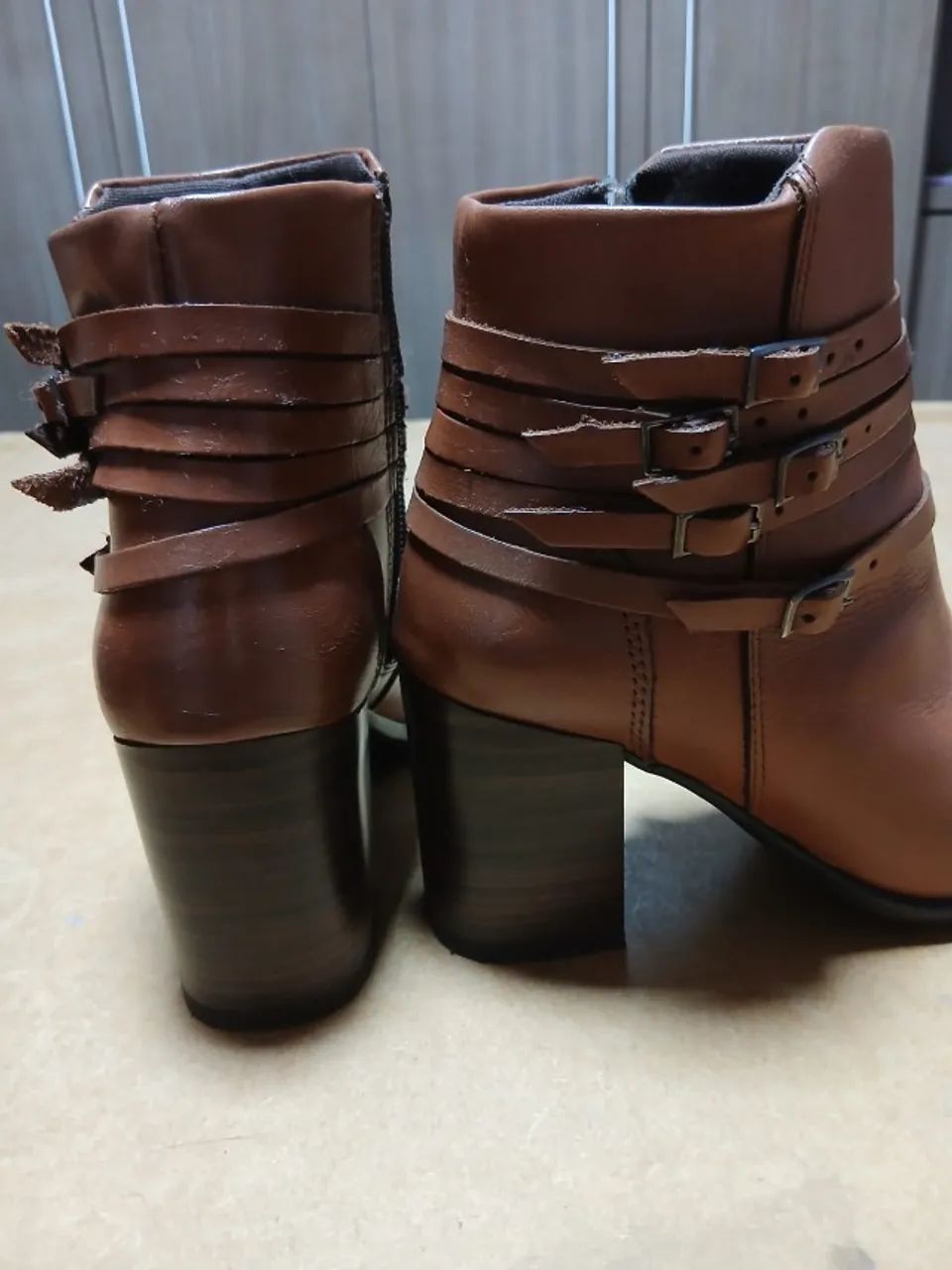 Bota couro marrom feminina 36 - Foto 2