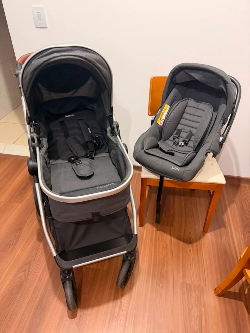 Carrinho de bebê romanzo duo infanti 