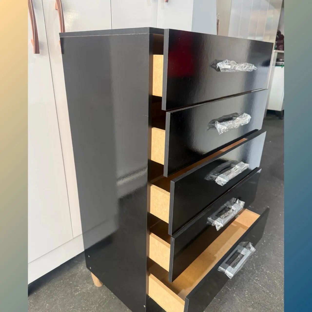 Cômoda com 5 gavetas - entrego hoje  - Foto 2
