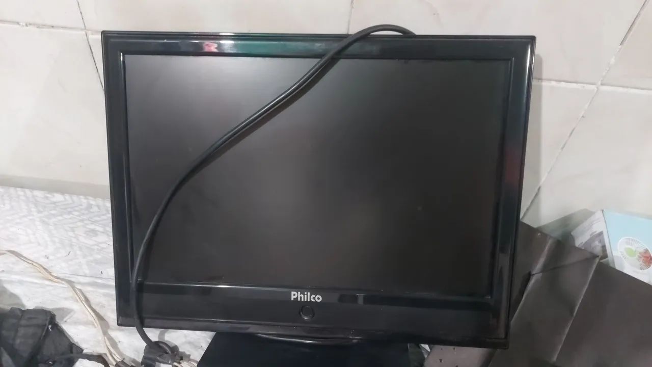 Tv philco 20 polegadas + conversor e antena interna em araucaria.  Entrego 