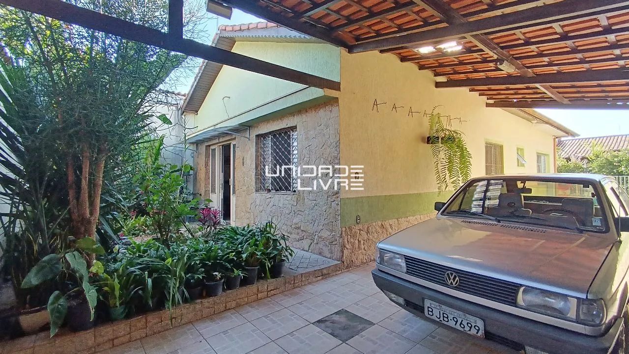 Casa com edícula na Vila Industrial