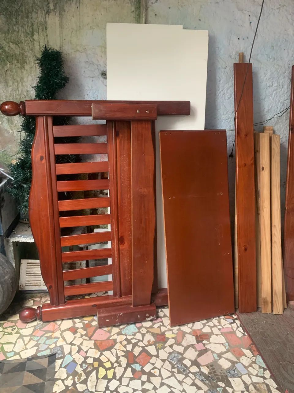 Cama de Casal De Madeira Maciça Semi nova  - Foto 3