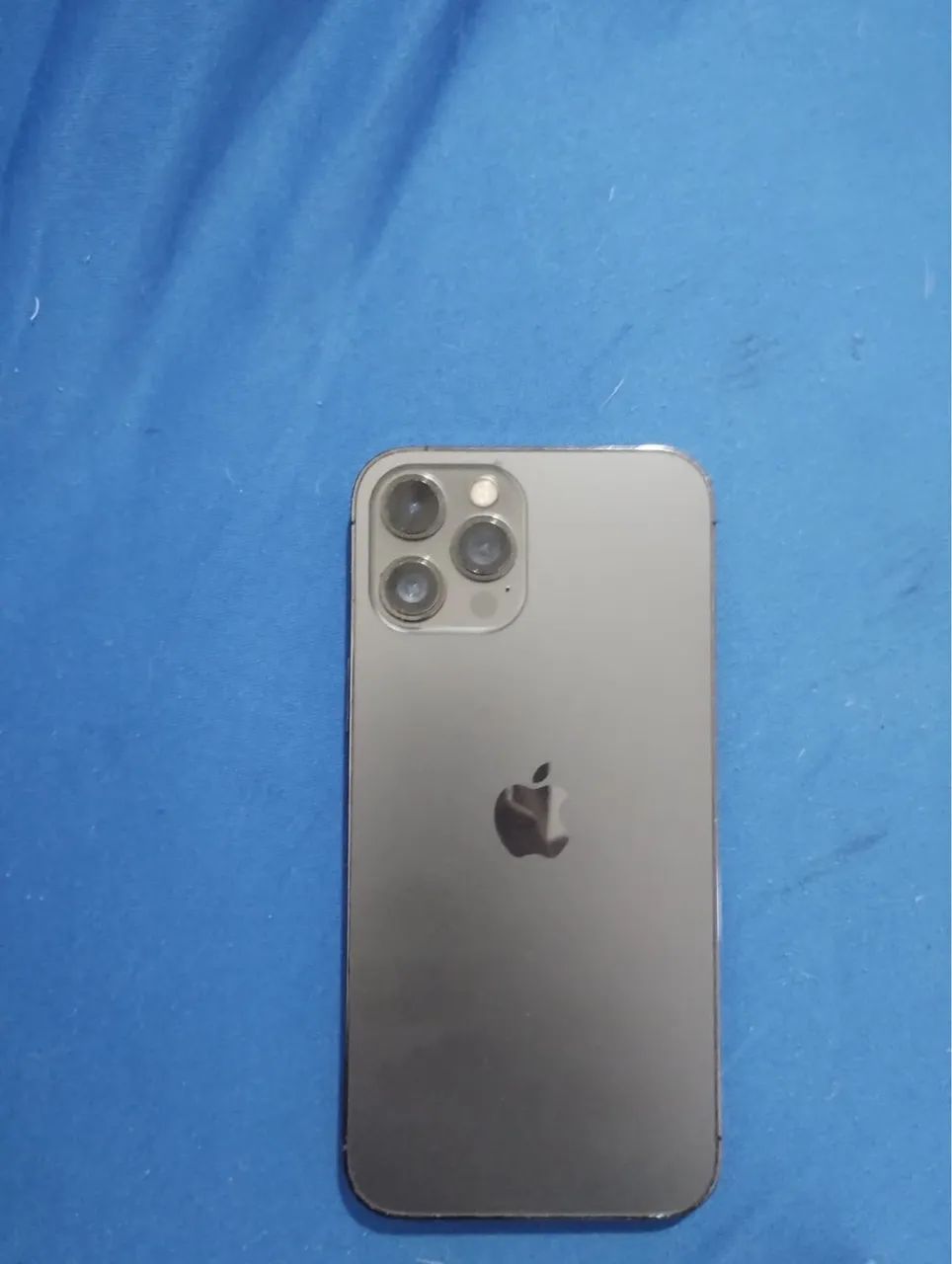 troco iphone 12 pro max/128 gb por outro aparelho com volta de 700 reais do interessado  - Foto 2