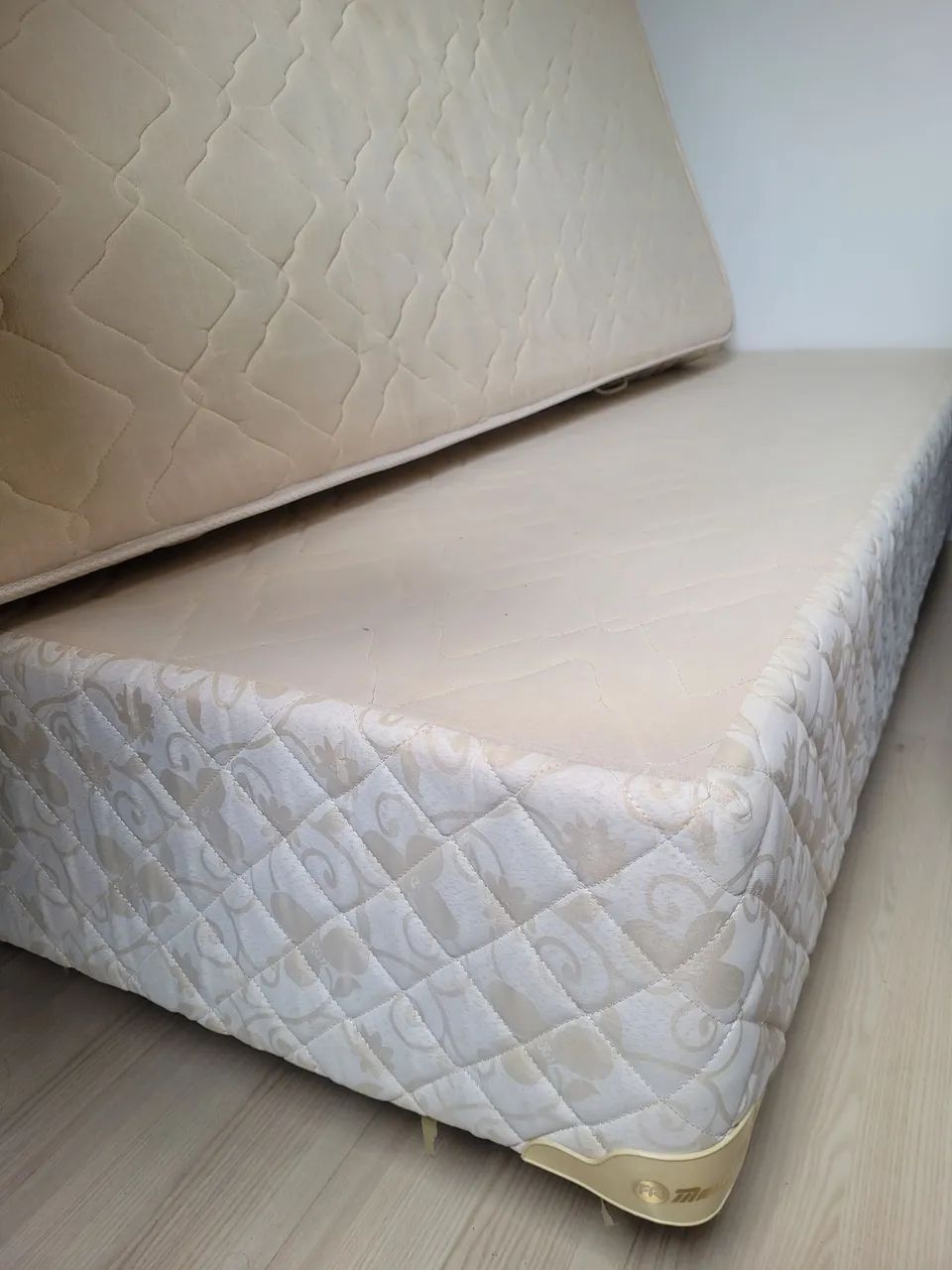 Cama de solteiro com colchão 