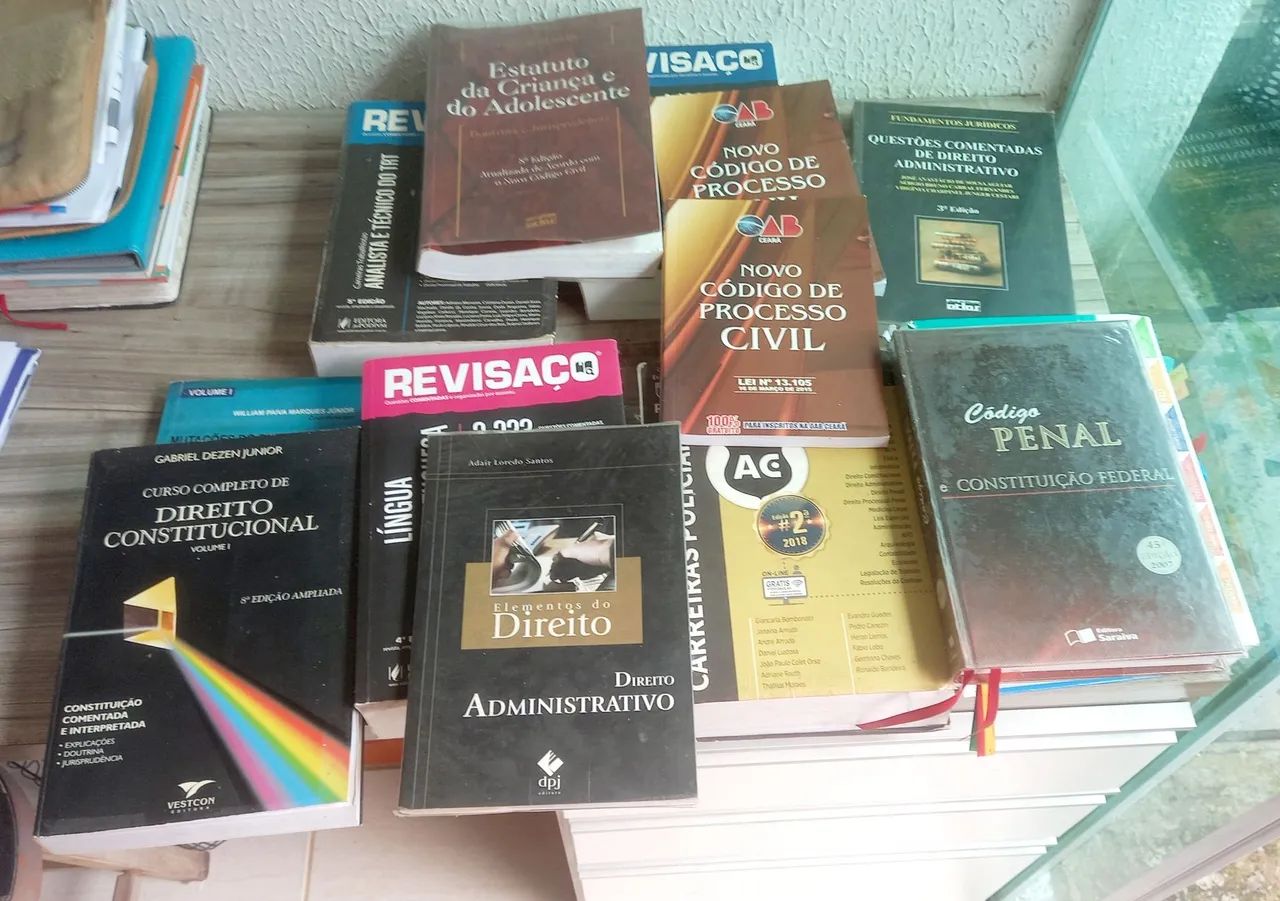 Combo de Livros de concursos públicos/direito 