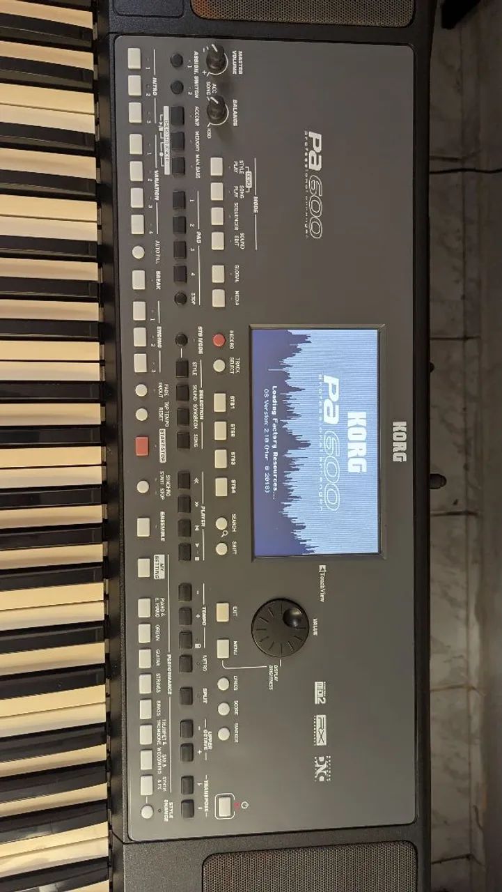 Teclado Músical Arranjador Korg PA600 menor preço - Foto 2